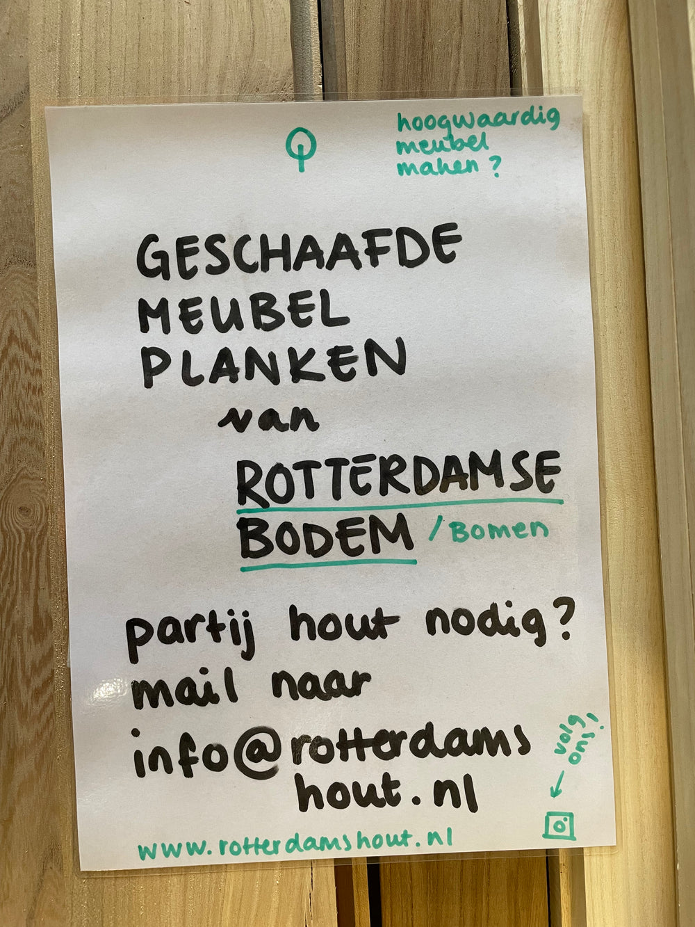 Geschaafde meubelplanken