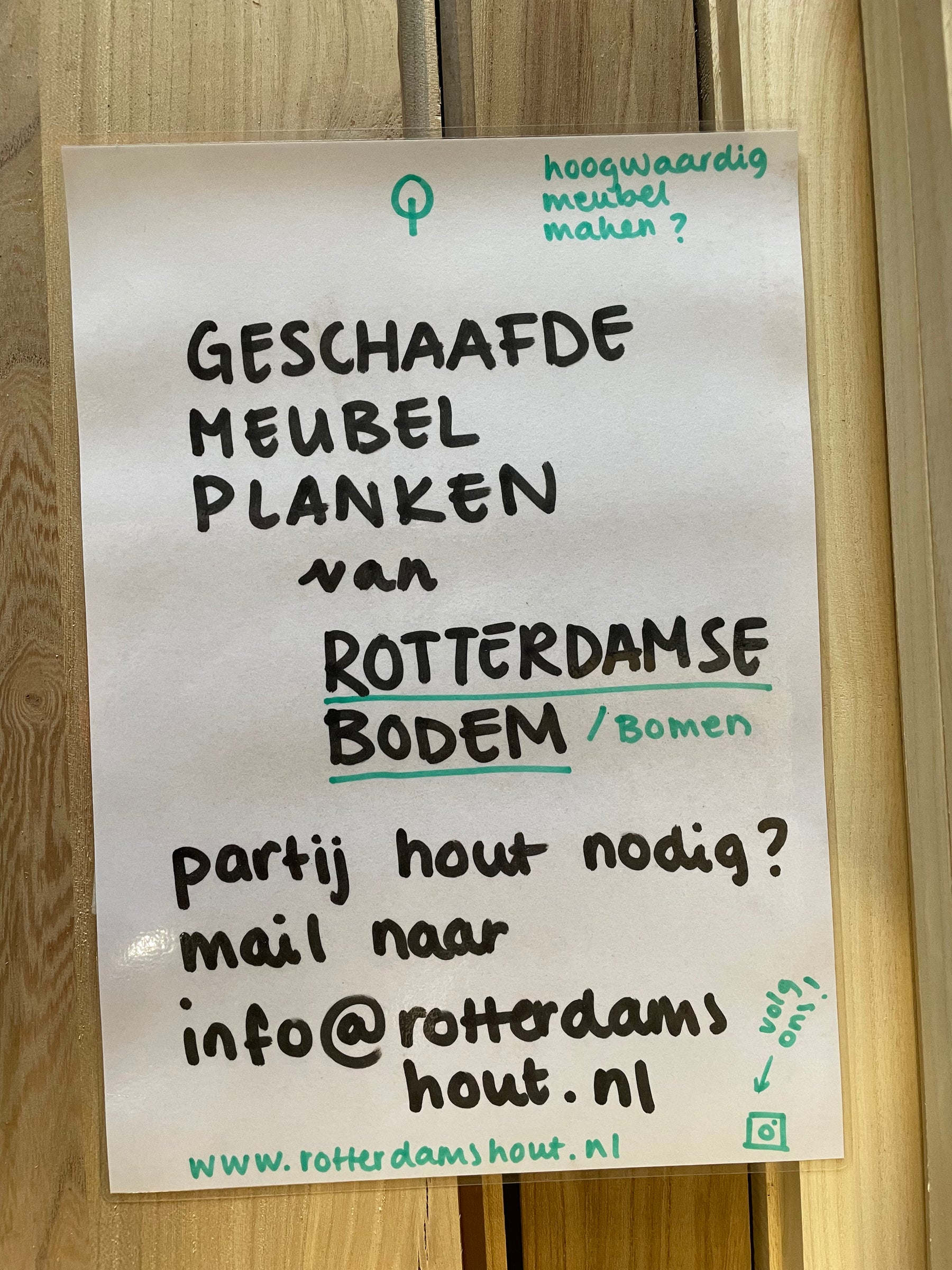 Geschaafde meubelplanken
