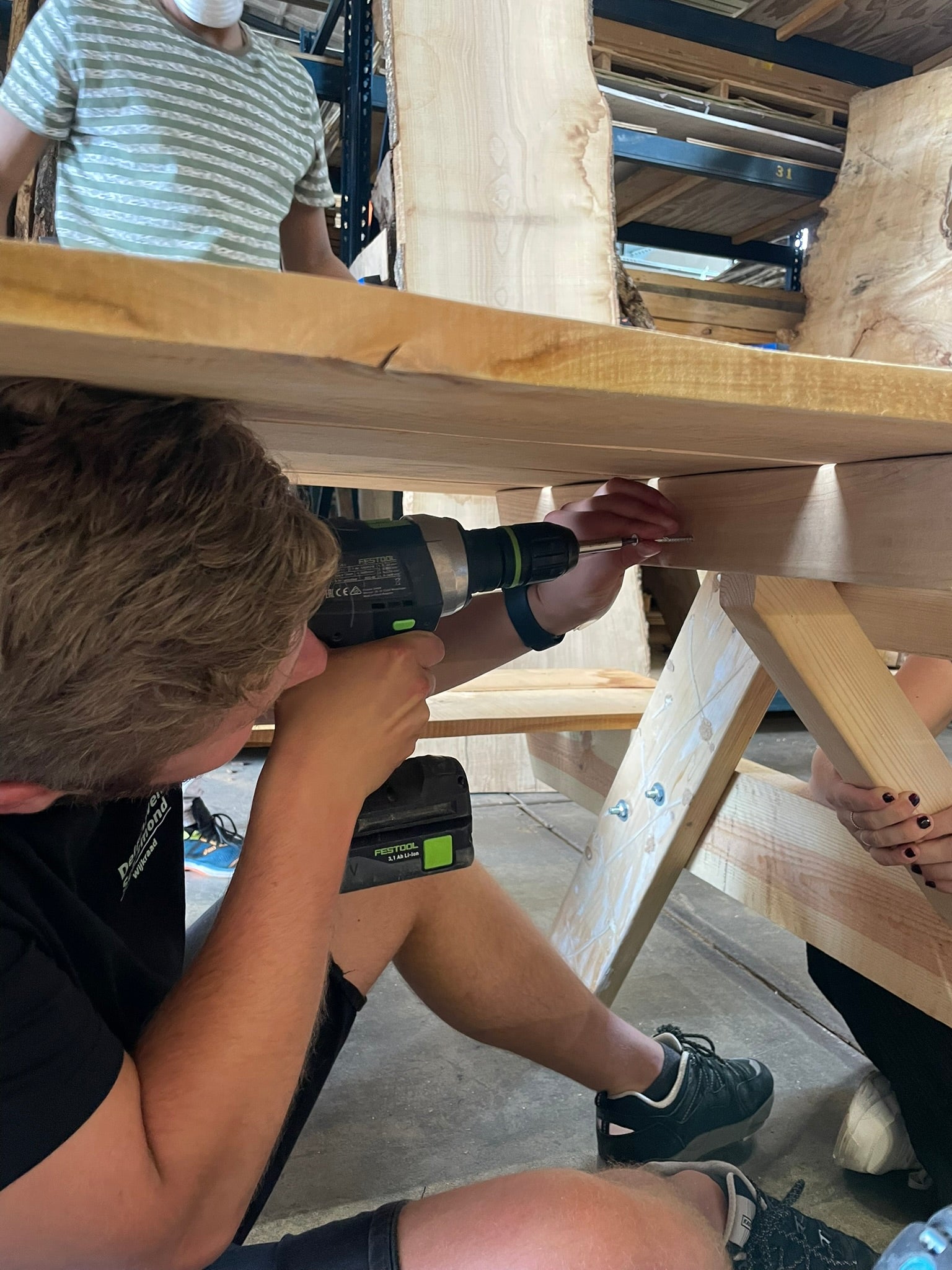 BOUW EEN PICKNICKBANK - TEAMBUILDING