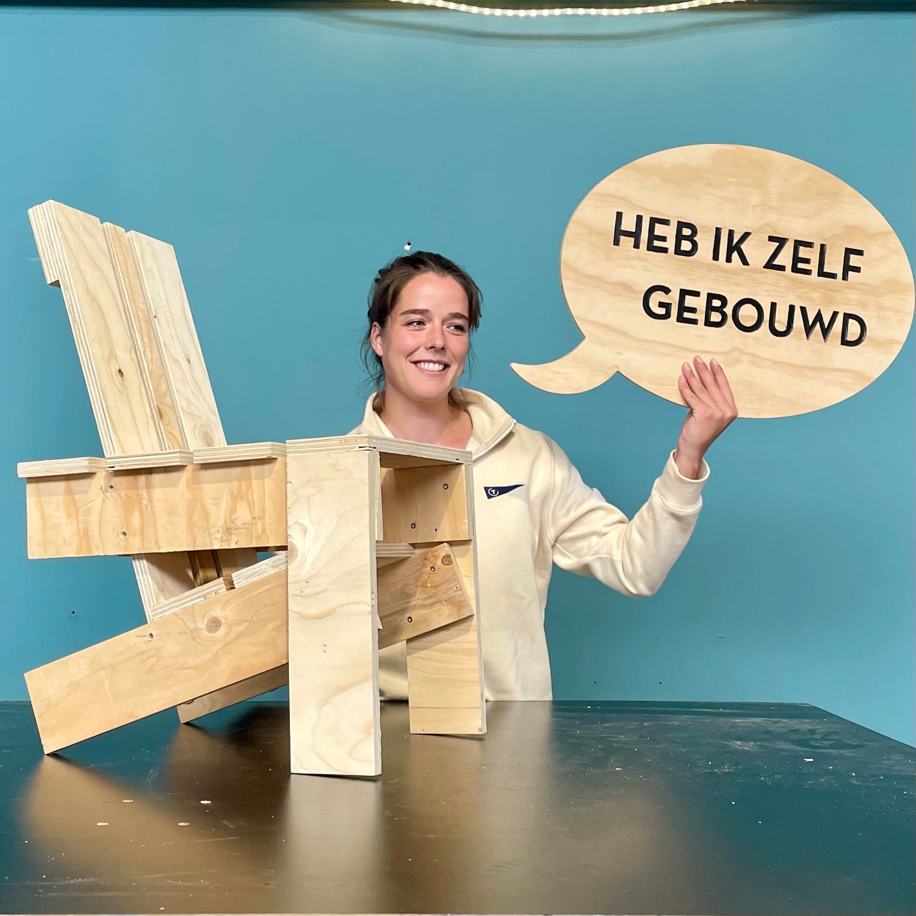 Een stoel gemaakt tijdens de cursus Meubelmaken niveau 1 stoel, naar een ontwerp van Enzo Mari