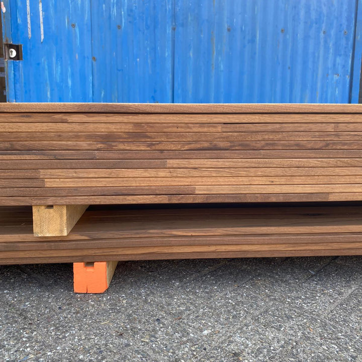 Frake Noir 20x67 (latten)
