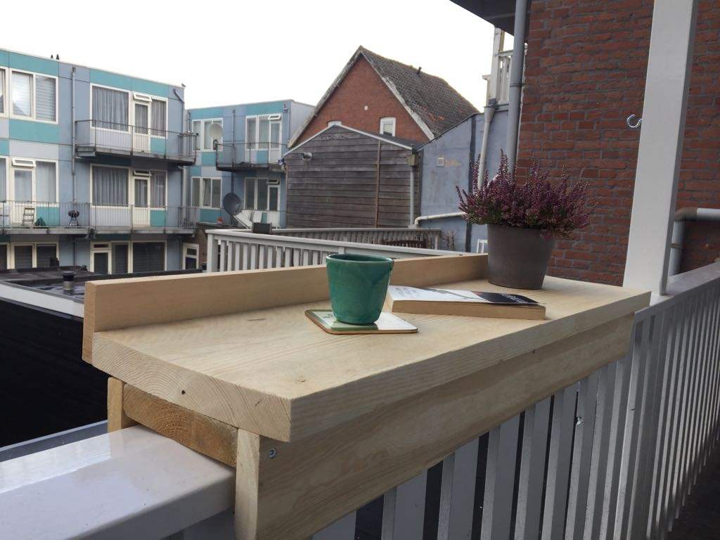 Een Balkonbar gemaakt tijdens een workshop bij Buurman Rotterdam. Een foto van het resultaat thuis 
